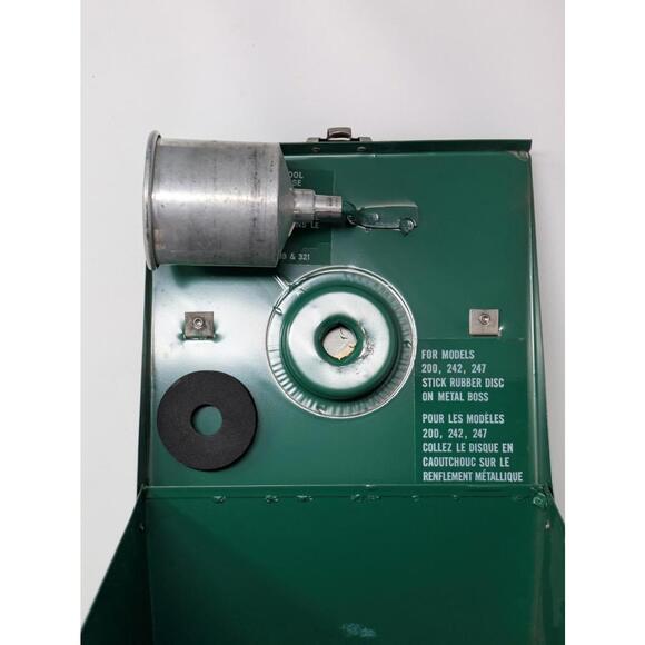 Vintage Coleman 200 Red Single Mantle Lantern Made in Canada T-66 Generator - Picture 9 of 10